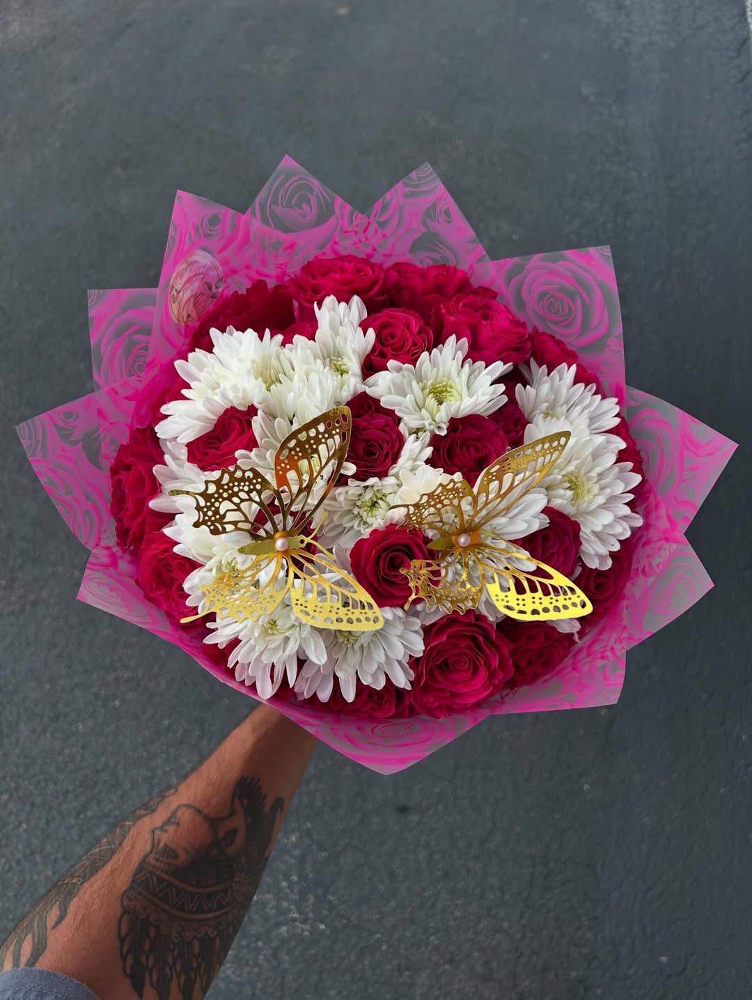 Bouquet 25 red roses 12 white Pompons & pink roses paper