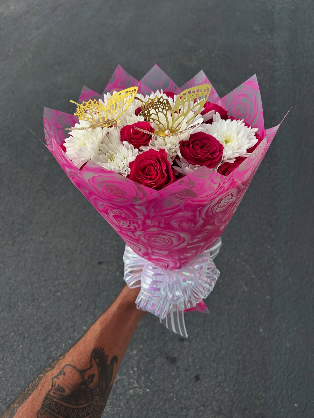 Bouquet 25 red roses 12 white Pompons & pink roses paper